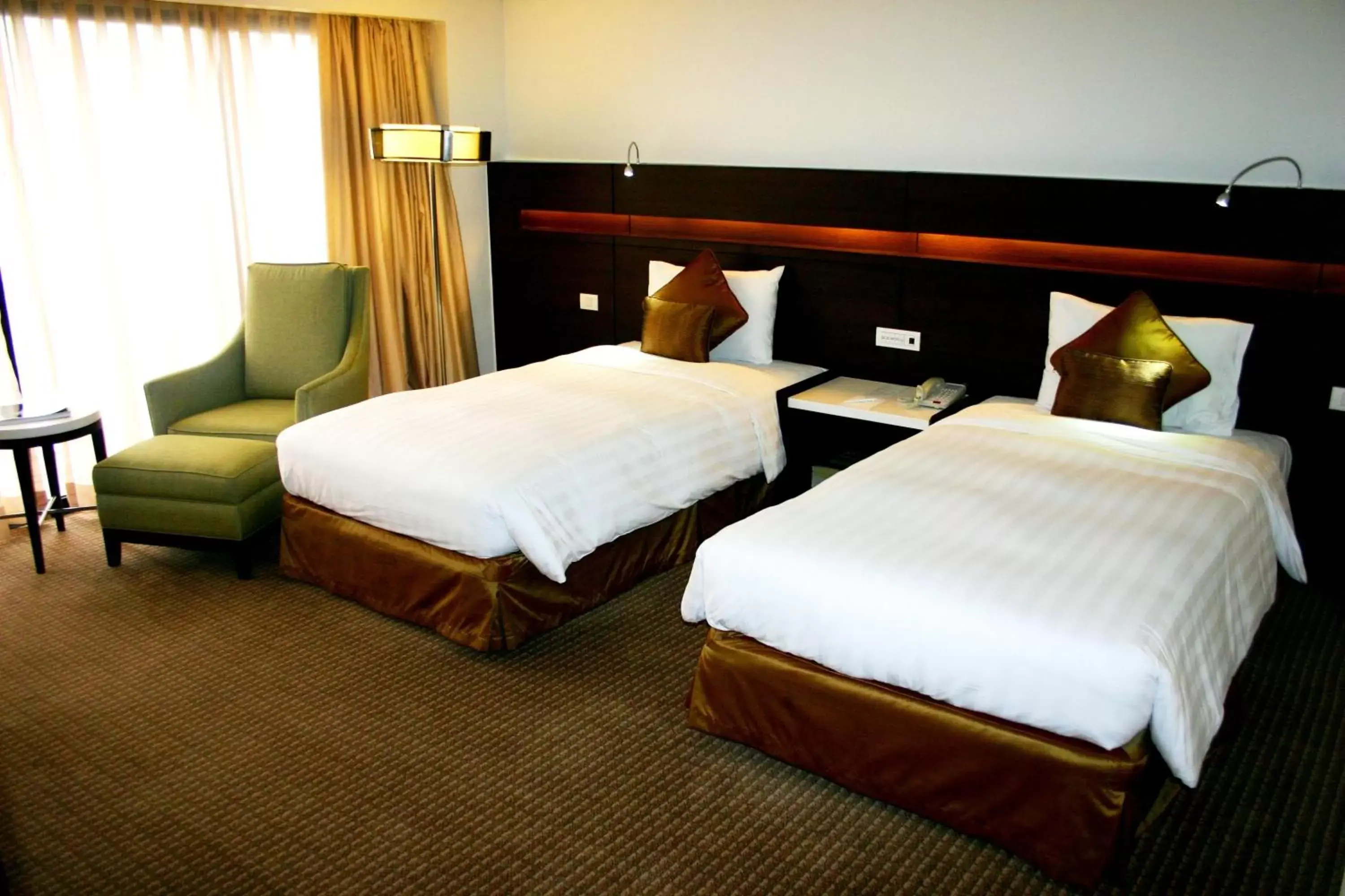 Photo of the whole room in Century Park Hotel